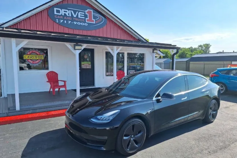 2018 Tesla Model 3 Long Range photo 1