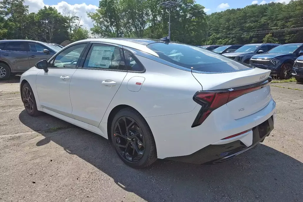 2026 Kia K5 GT-Line photo 1
