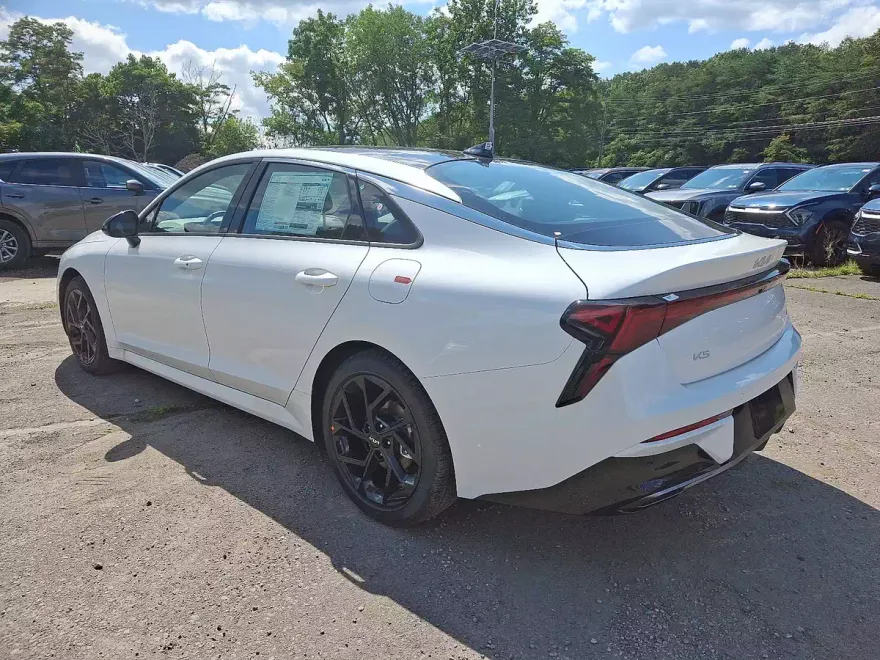 2026 Kia K5 GT-Line photo 1