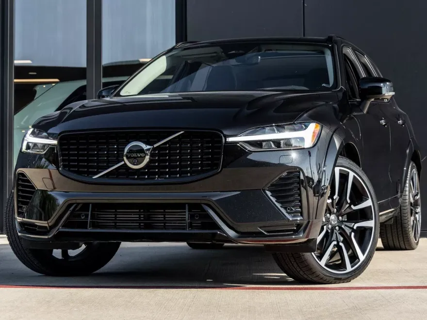 2025 Volvo XC60 Hybrid T8 photo 1