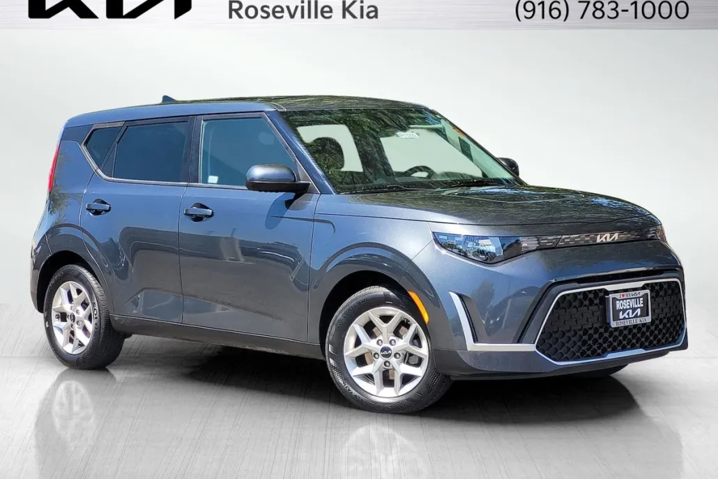 2023 Kia Soul LX photo 1