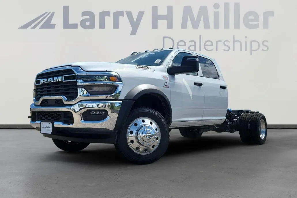 2025 Ram 5500 Tradesman photo 1