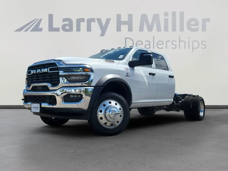 2025 Ram 5500 Tradesman photo 1