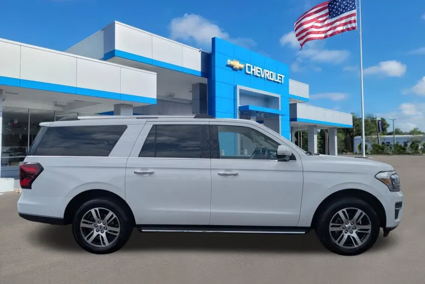 2023 Ford Expedition MAX Limited photo 1