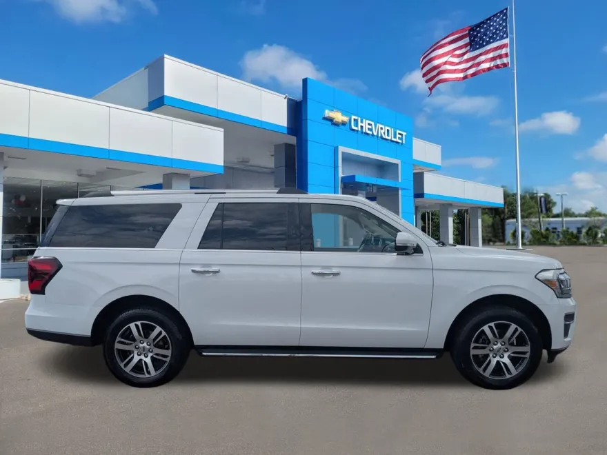 2023 Ford Expedition MAX Limited photo 1