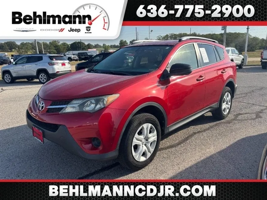 2013 Toyota RAV4 LE photo 1