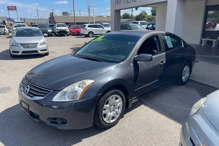 2012 Nissan Altima 2.5 S photo 1