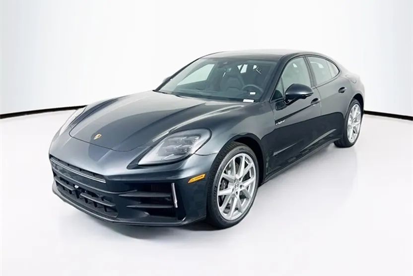 2025 Porsche Panamera E-Hybrid 4 photo 1