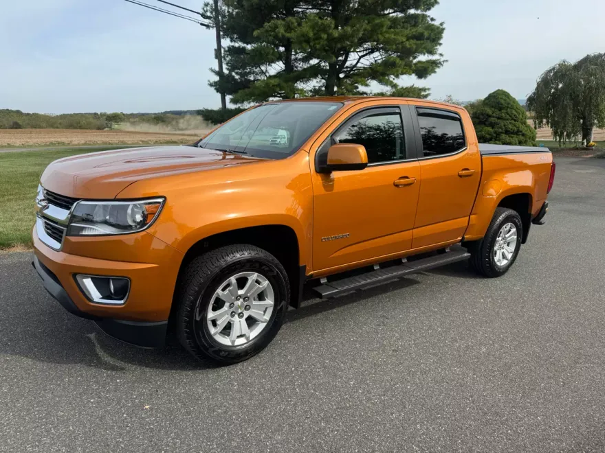 2017 Chevrolet Colorado LT photo 1