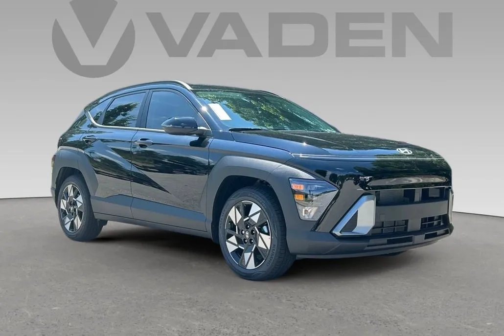 2025 Hyundai Kona SEL photo 1