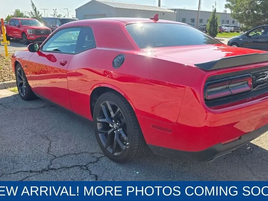 2023 Dodge Challenger R/T photo 1