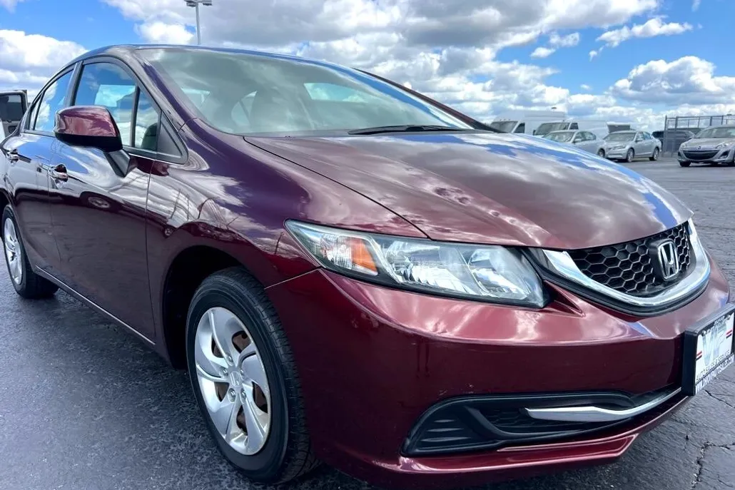 2013 Honda Civic LX photo 1
