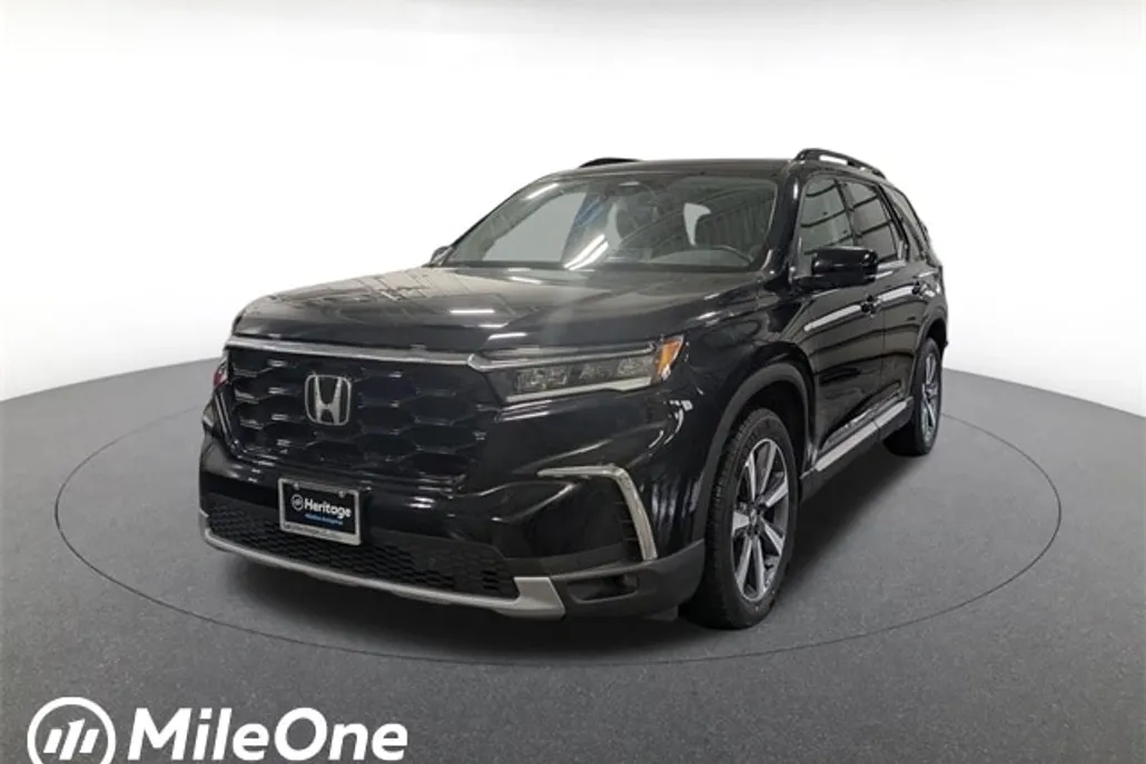 2023 Honda Pilot Touring photo 1