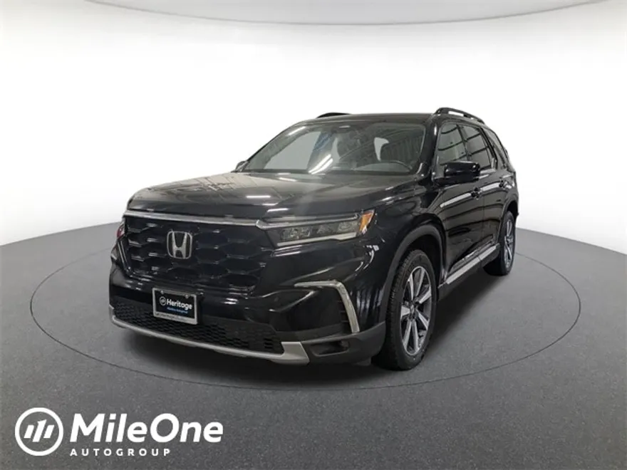 2023 Honda Pilot Touring photo 1
