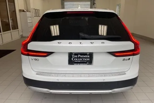 2022 Volvo V90 Cross Country B6 AWD photo 3