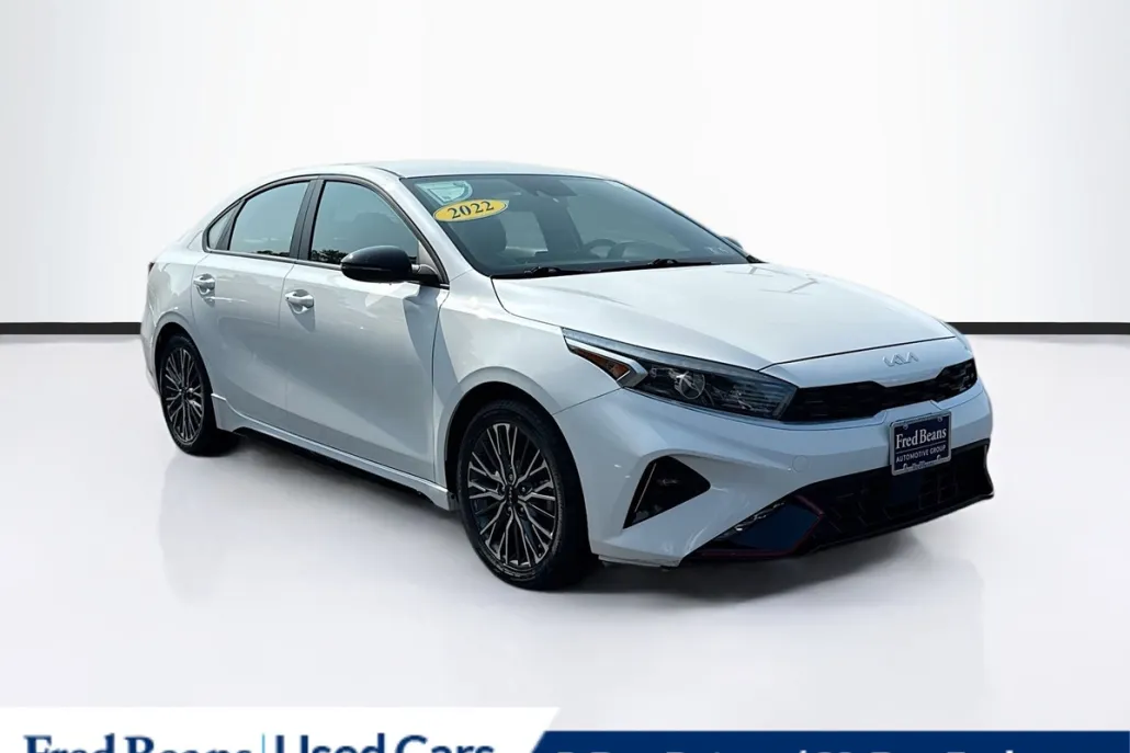 2022 Kia Forte GT-Line photo 1