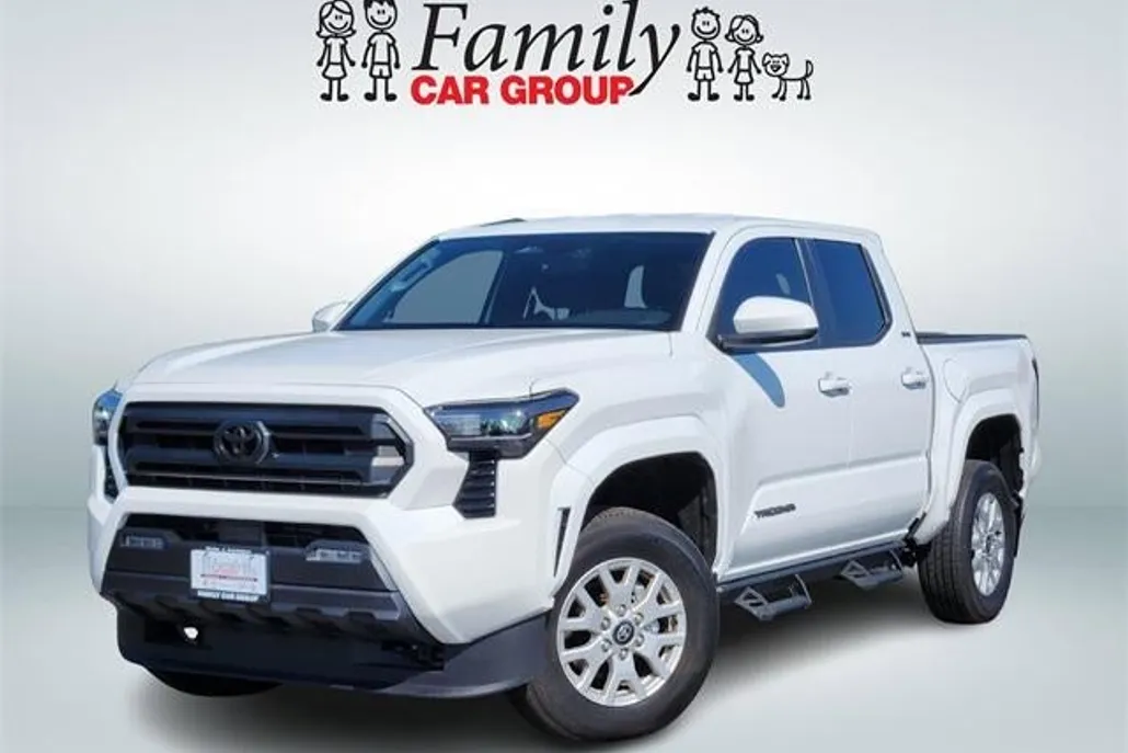 2024 Toyota Tacoma SR5 photo 1