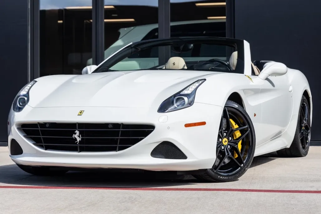 2015 Ferrari California T photo 1