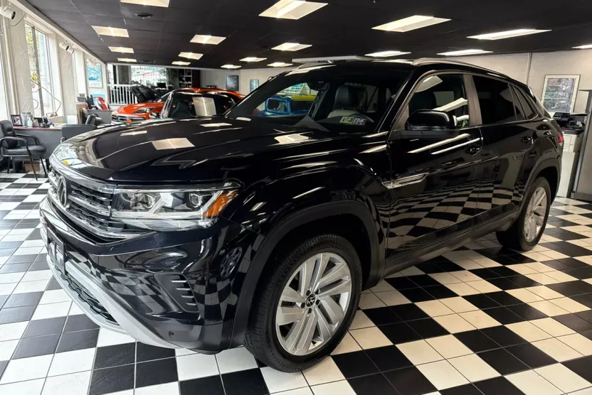 2021 Volkswagen Atlas Cross Sport SE photo 1