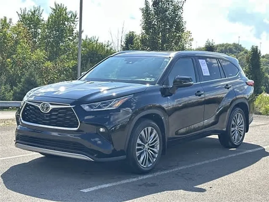 2022 Toyota Highlander Platinum photo 1