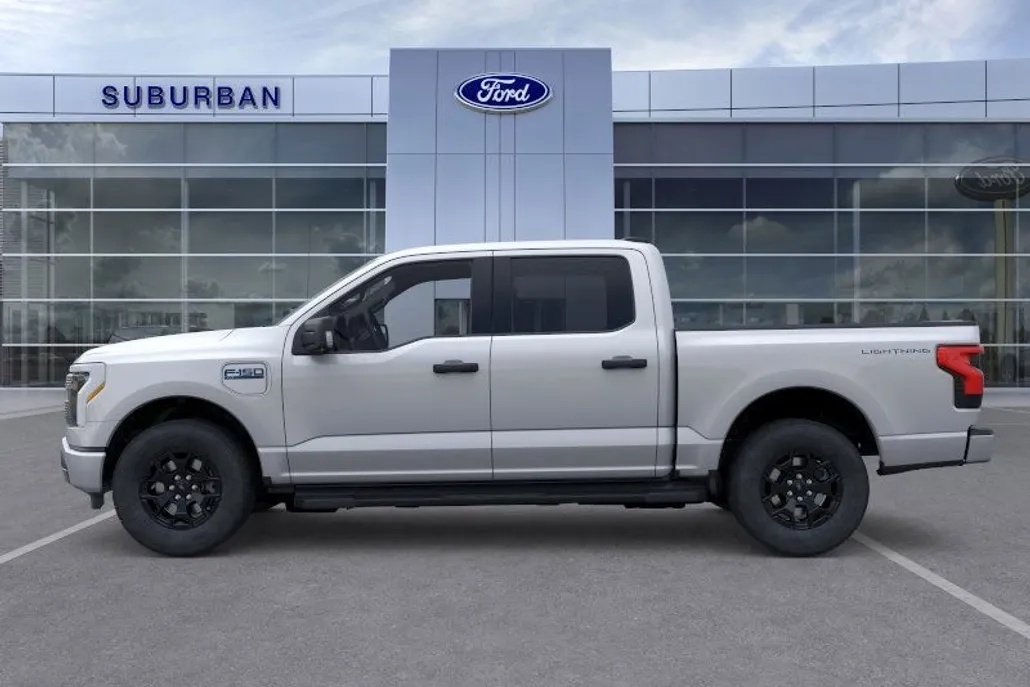 2025 Ford F-150 Lightning XLT photo 1