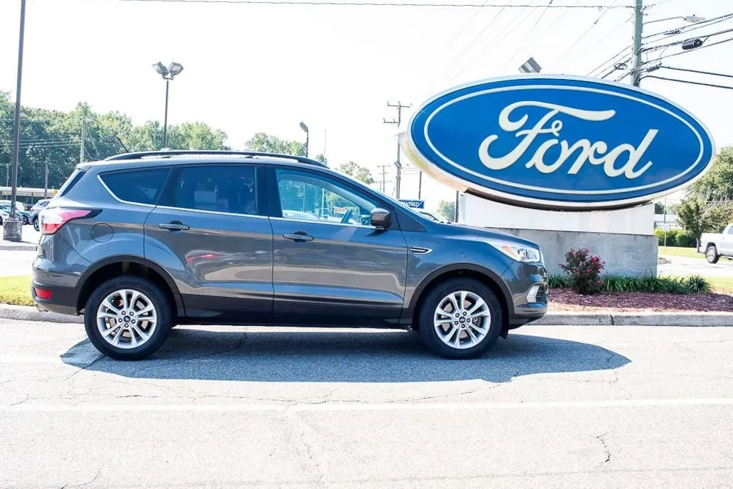 2018 Ford Escape SEL photo 1