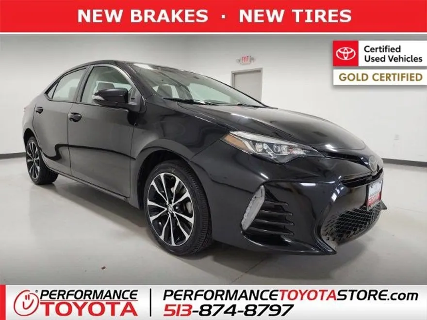 2019 Toyota Corolla LE photo 1