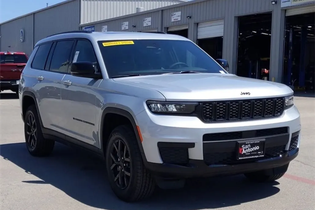 2025 Jeep Grand Cherokee Altitude X photo 1