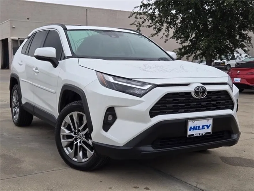 2023 Toyota RAV4 XLE Premium photo 1