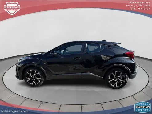 2022 Toyota C-HR XLE photo 4