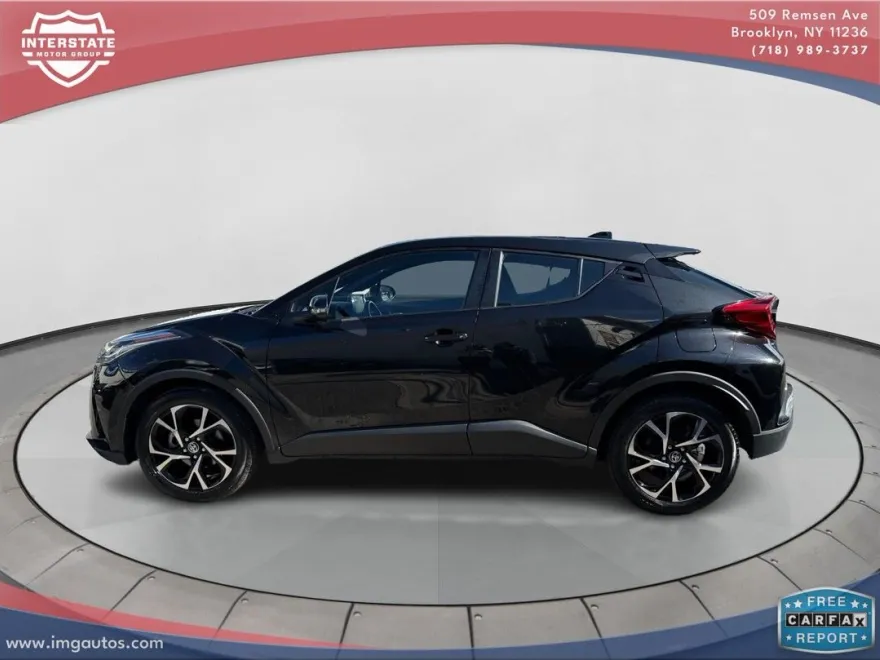2022 Toyota C-HR XLE photo 4