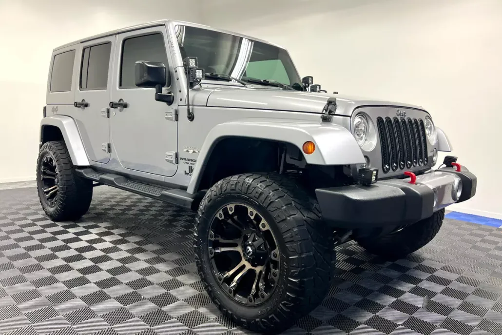 2017 Jeep Wrangler Unlimited Sahara photo 1