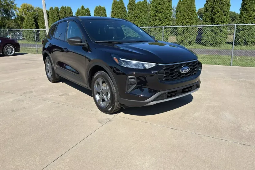 2026 Ford Escape ST-Line photo 1