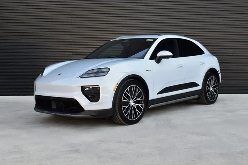 2025 Porsche Macan Electric 4 photo 1