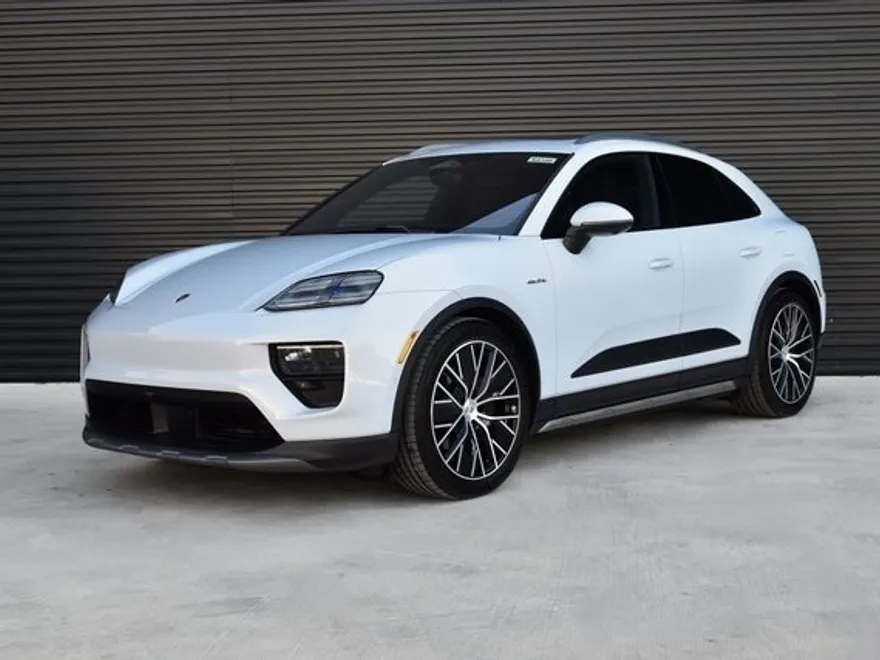 2025 Porsche Macan Electric 4 photo 1