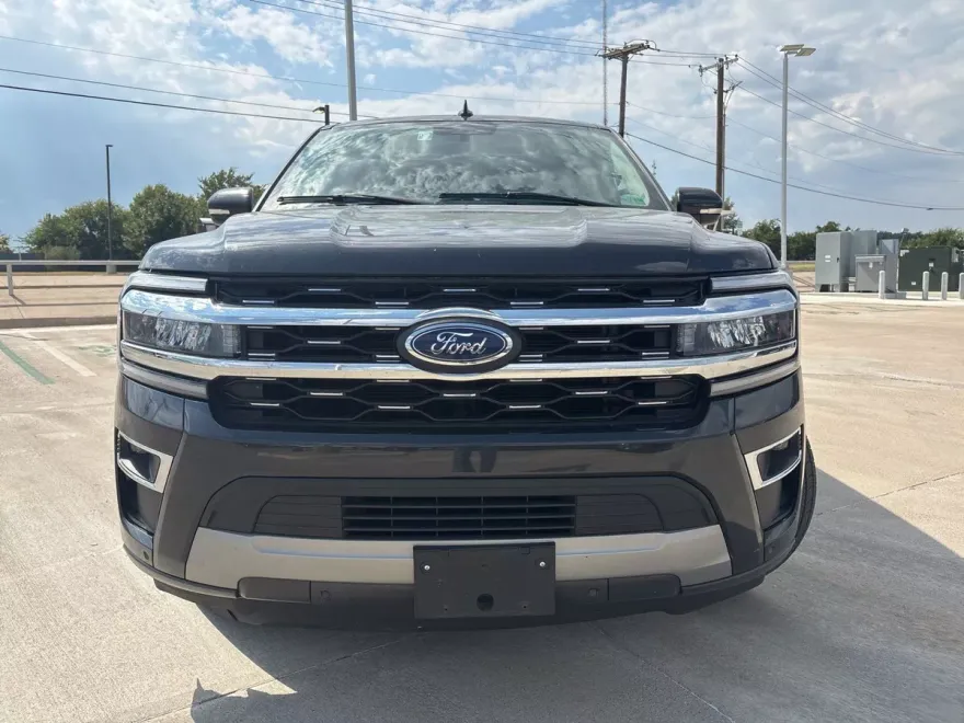 2023 Ford Expedition Limited photo 1