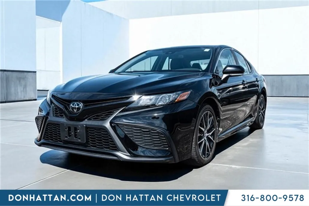 2023 Toyota Camry SE photo 1