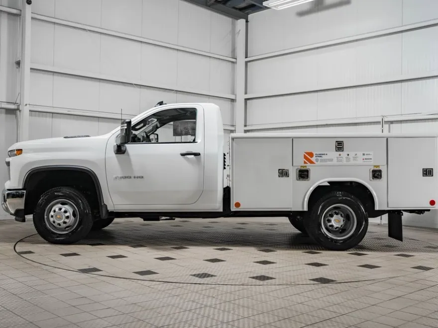 2025 Chevrolet Silverado 3500HD Work Truck photo 1