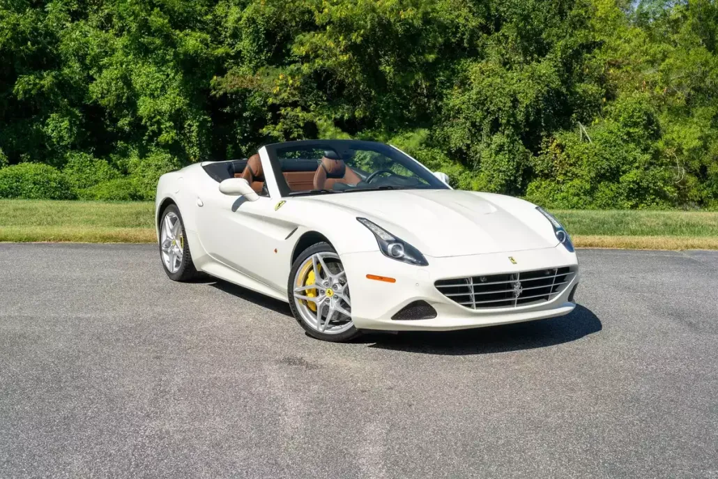 2016 Ferrari California T photo 1