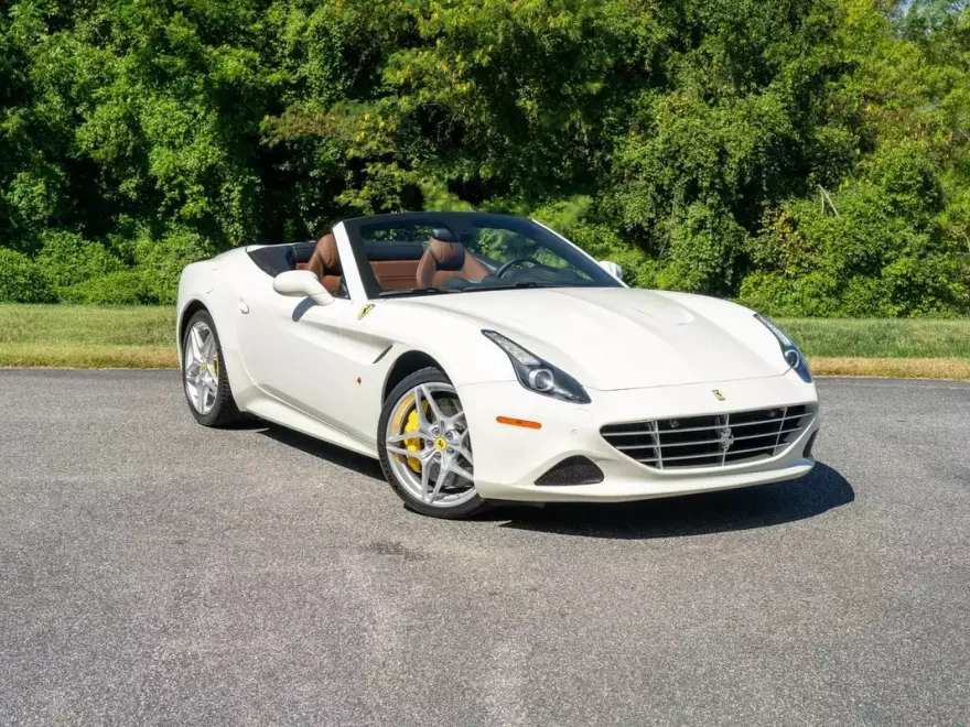 2016 Ferrari California T photo 1