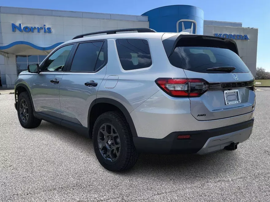2025 Honda Pilot TrailSport photo 1
