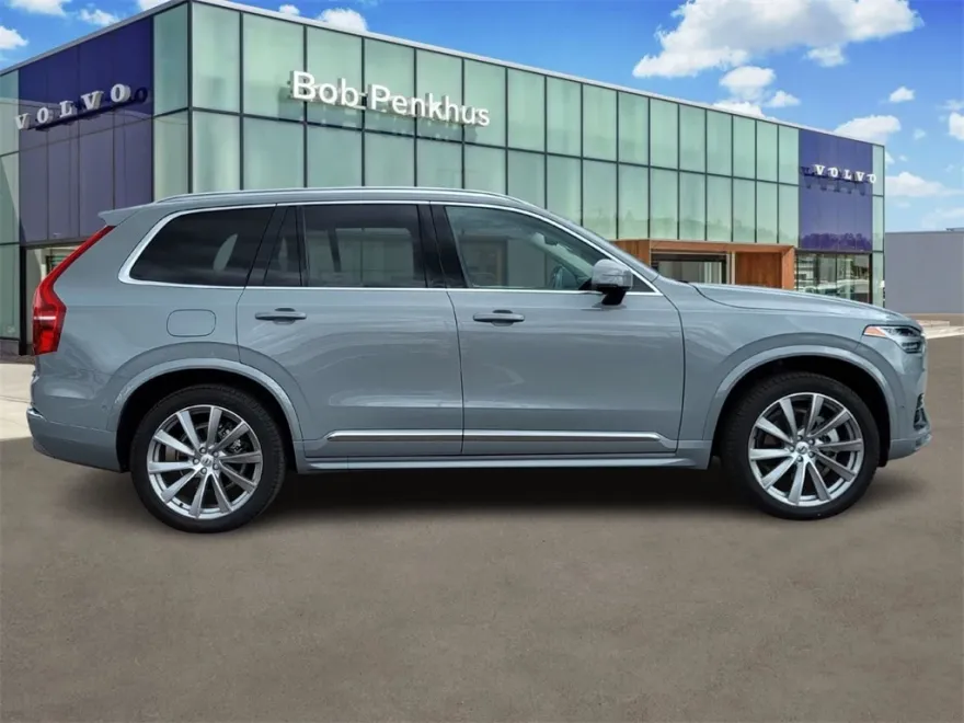 2025 Volvo XC90 Plus photo 1