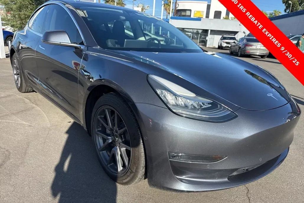 2018 Tesla Model 3 Long Range photo 1