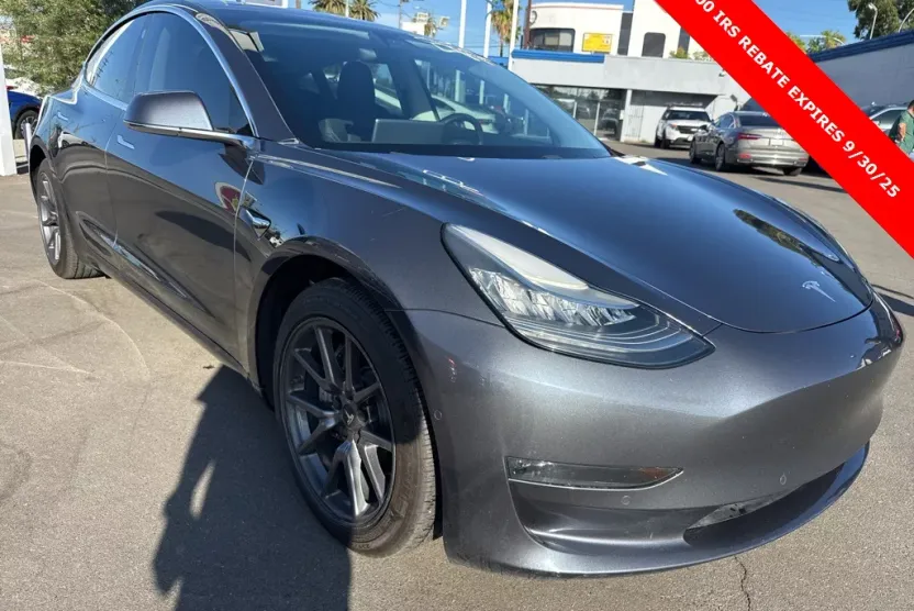 2018 Tesla Model 3 Long Range photo 1