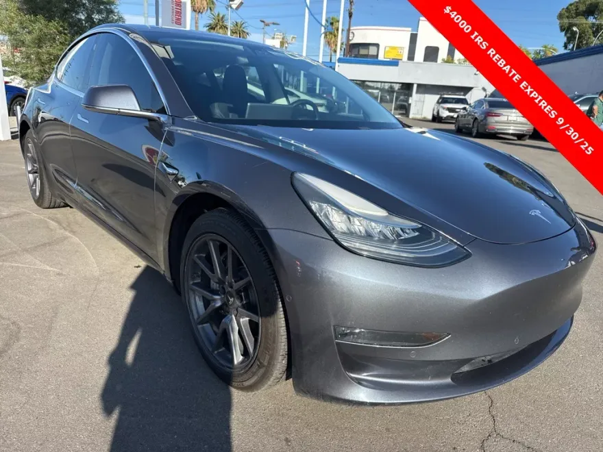 2018 Tesla Model 3 Long Range photo 1