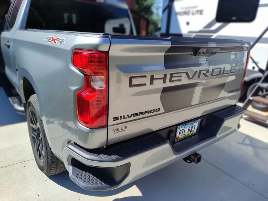 2025 Chevrolet Silverado 1500 Custom photo 1