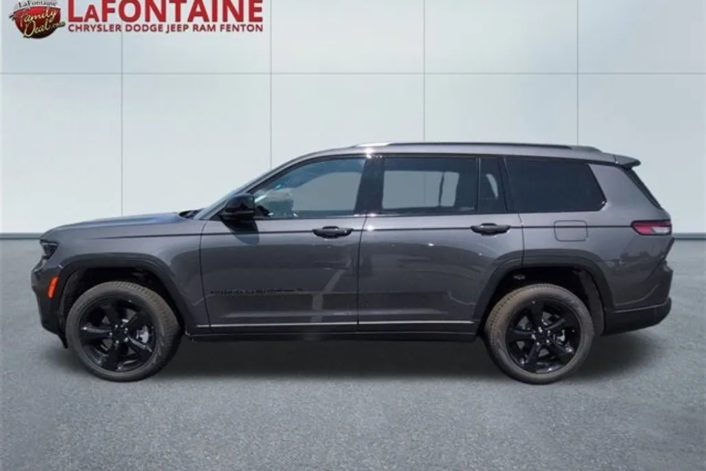 2025 Jeep Grand Cherokee Limited photo 1