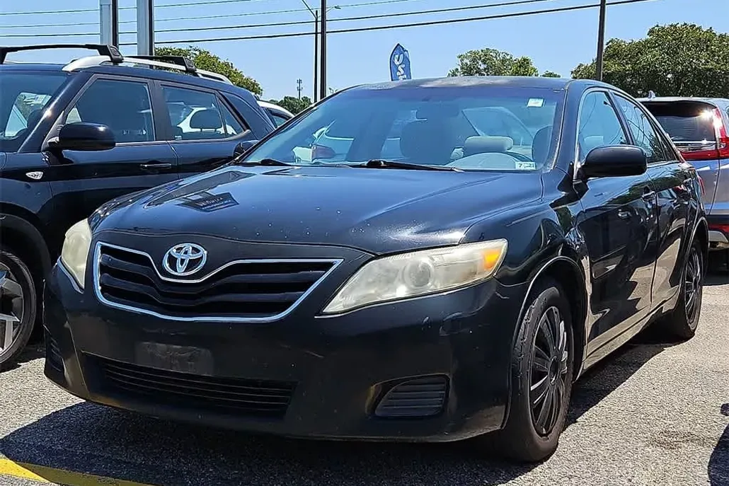 2010 Toyota Camry photo 1