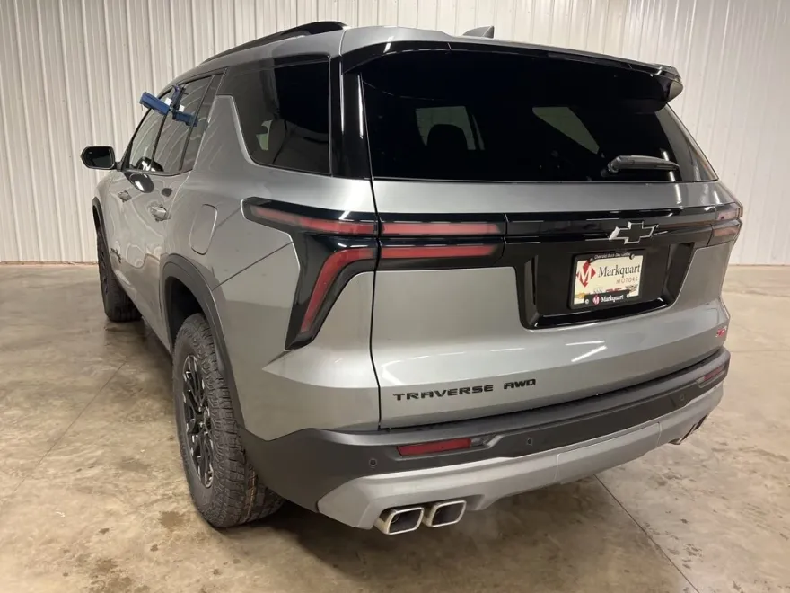 2026 Chevrolet Traverse Z71 photo 1