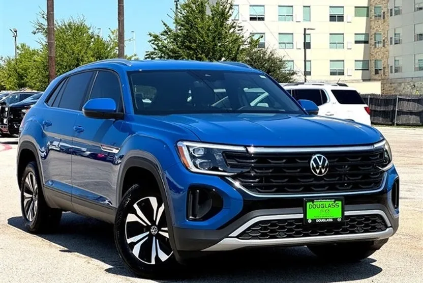 2025 Volkswagen Atlas Cross Sport SE photo 1